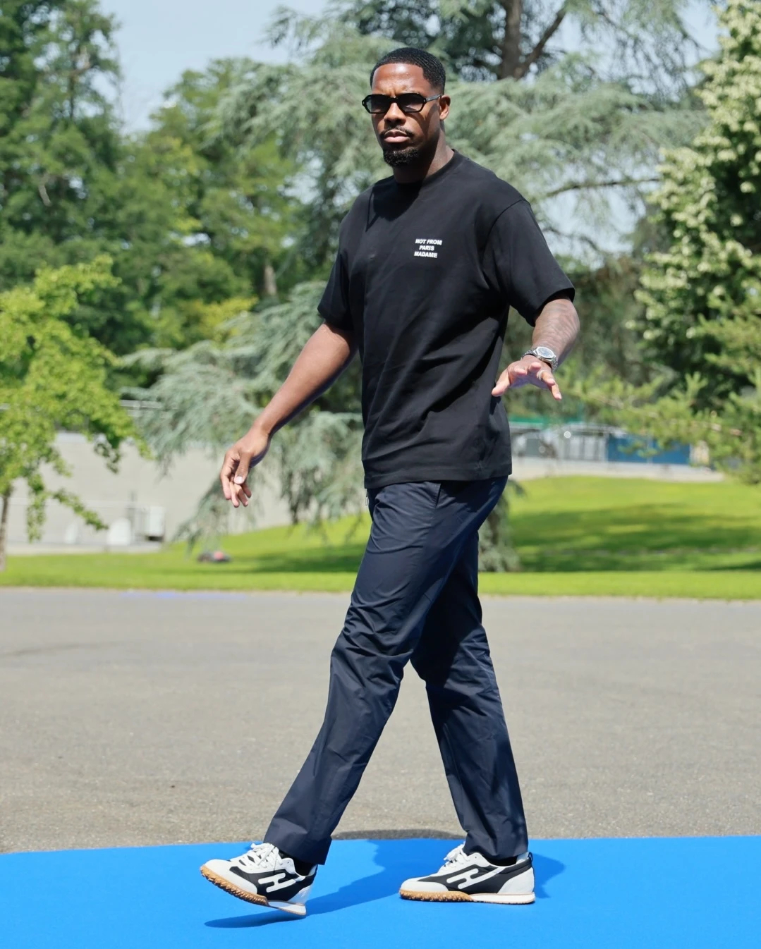 Tuyển Pháp hội quân World Cup mà ngỡ Paris Fashion Week: Jules Koundé sành điệu nhất nhưng Mbappe lần này mới lạ - Hình 11
