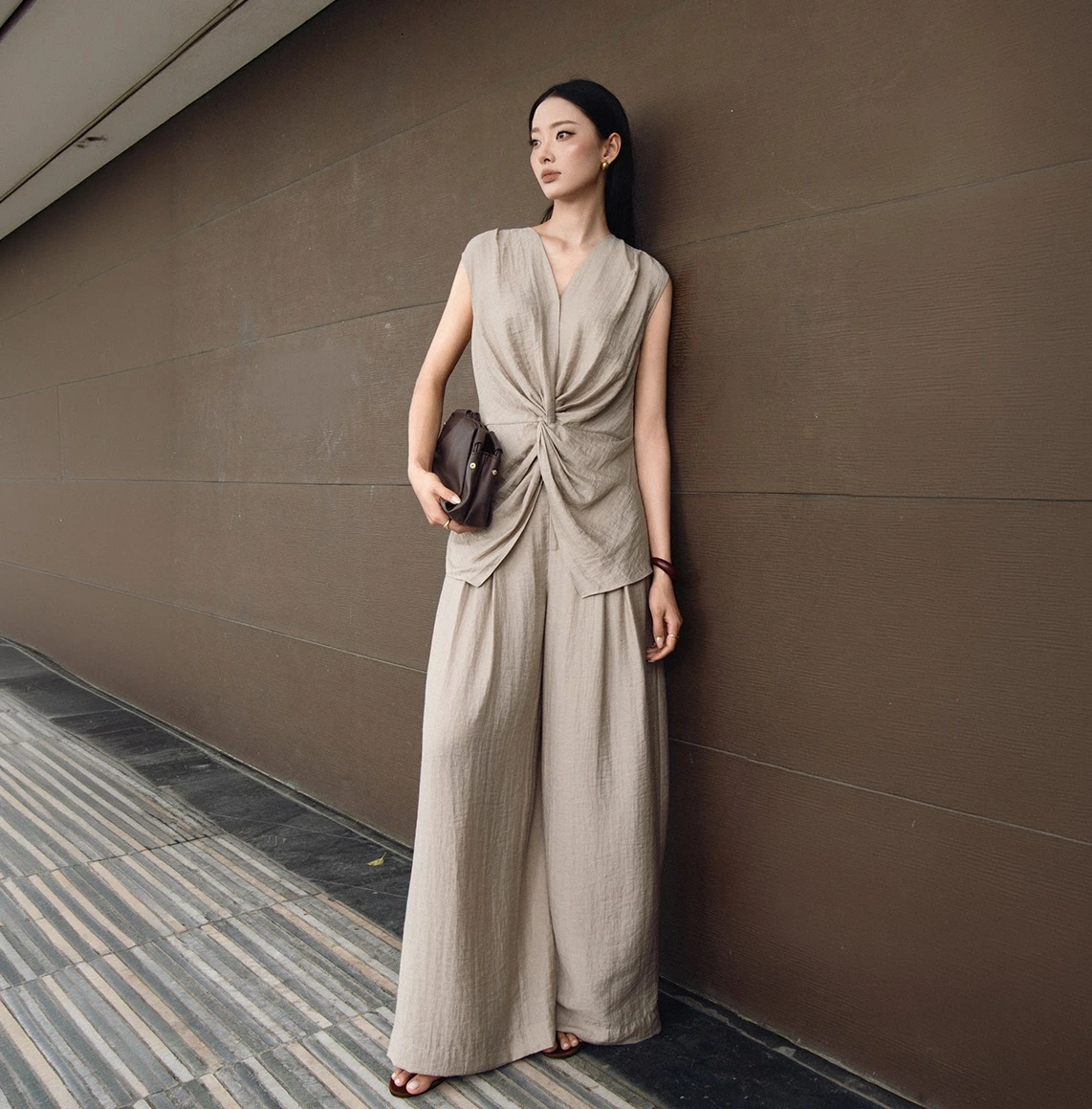 Thanh lịch chuẩn sang trọng mà không phô trương cùng những thiết kế linen tối giản - Hình 8