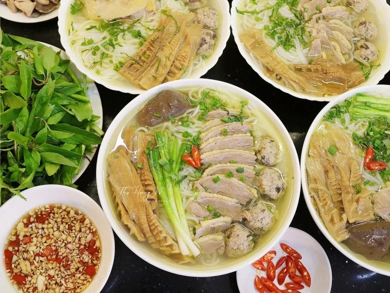 5 món nước cực ngon, vừa dễ làm lại dễ ăn cho cuối tuần nắng nóng không cần nấu cơm - Hình 4