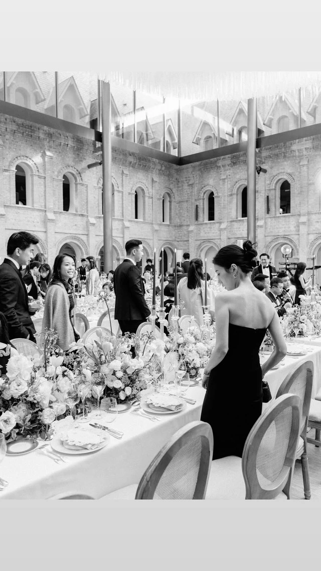 Đúng đẳng cấp đám cưới hào môn của thiếu gia sòng bạc: Dùng tỏi trang trí bàn tiệc, ý nghĩa phía sau cực sâu sắc - Hình 5