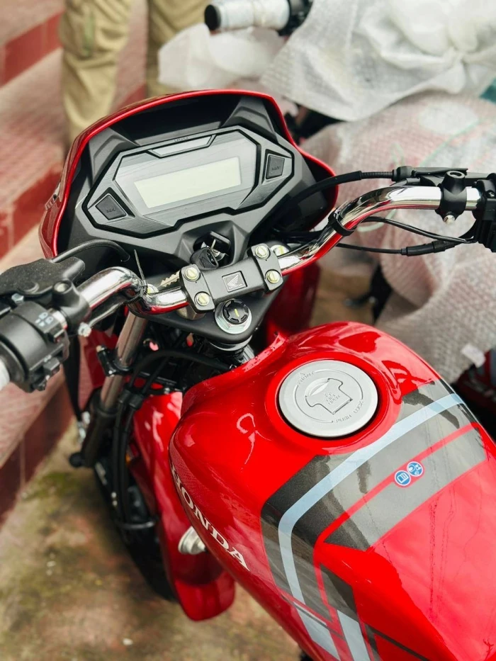 Huyền thoại xe máy Honda giá 25 triệu đồng thiết kế vượt tầm, nâng cấp trang bị, rẻ hiếm thấy - Hình 4