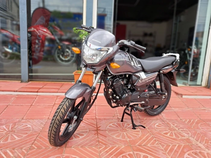 Huyền thoại xe máy Honda giá 25 triệu đồng thiết kế vượt tầm, nâng cấp trang bị, rẻ hiếm thấy - Hình 1