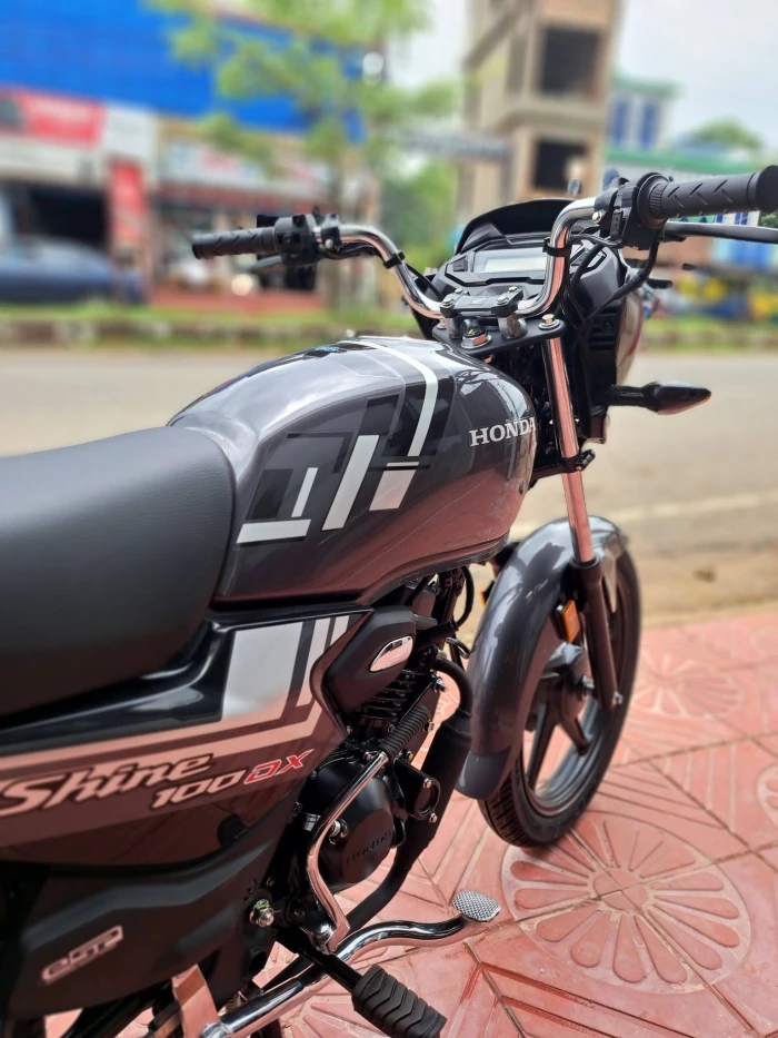 Huyền thoại xe máy Honda giá 25 triệu đồng thiết kế vượt tầm, nâng cấp trang bị, rẻ hiếm thấy - Hình 3