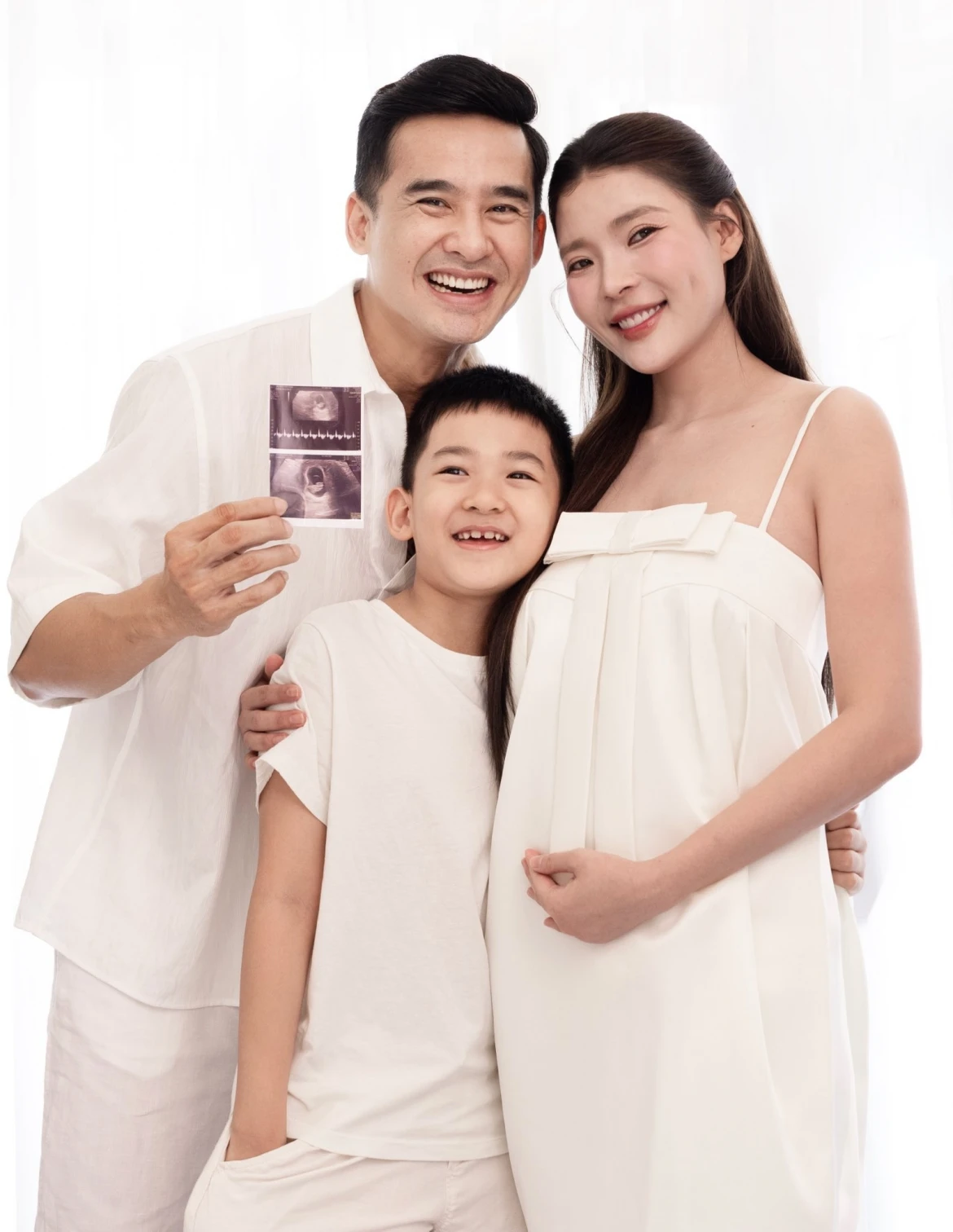 Nam diễn viên bị ghét nhất màn ảnh vì vai ngoại tình, ngoài đời nổi tiếng chiều vợ - Hình 2