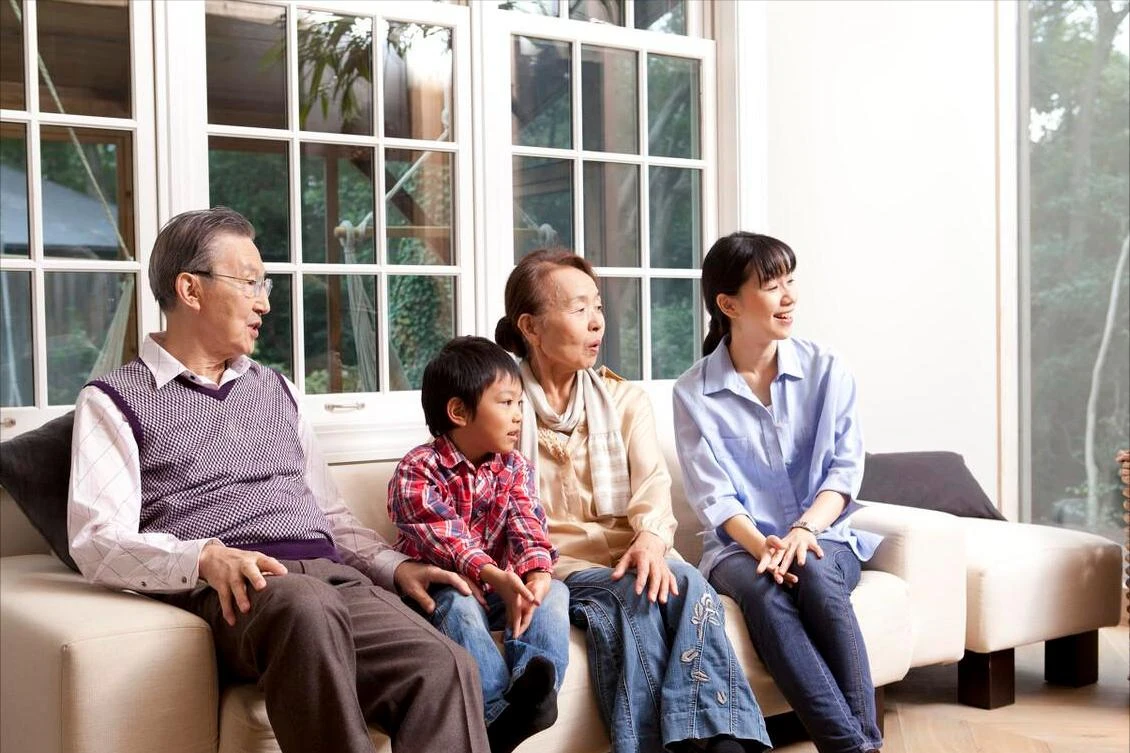 Nghỉ hưu 10 năm, tôi nhận ra: Có tiền tiết kiệm cũng đừng vội cho con hết, hãy ưu tiên 3 điều này để tuổi già không phụ thuộc ai - Hình 2