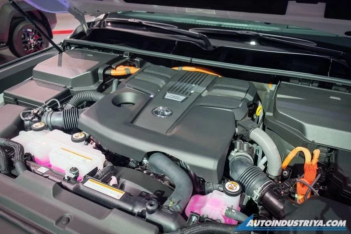 Toyota Land Cruiser Hybrid cập bến Đông Nam Á giá gần 3 tỷ, chờ ngày về Việt Nam - Hình 3