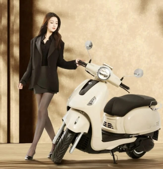 Xe ga 150cc giá khoảng 50 triệu đồng gây chú ý nhờ thiết kế cổ điển, loạt trang bị an toàn đáng giá, sánh ngang SH 160i, xịn, rẻ hơn SH Mode - Hình 4