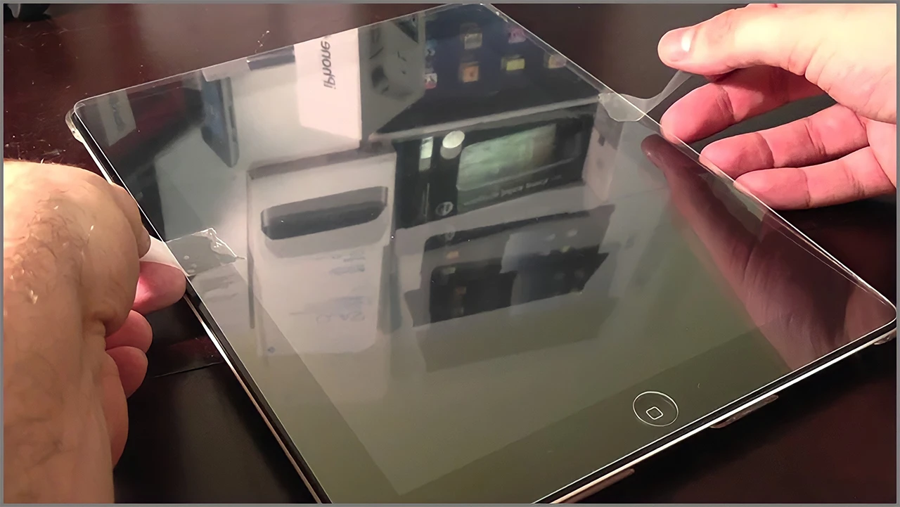 Chiếc iPad của chồng xưa nay để mở, hôm qua bỗng dưng cài mật khẩu, tôi bấm bừa để rồi sững sờ với màn hình hiện ra - Hình 1