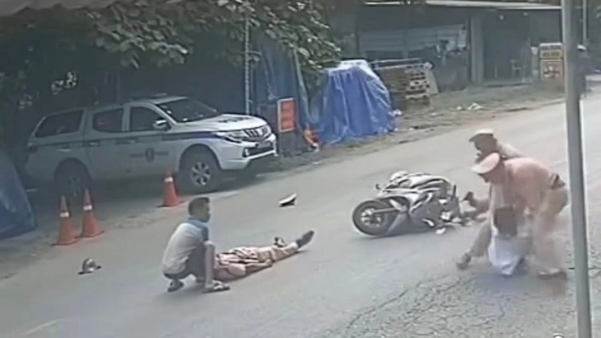 Danh tính đối tượng lái xe húc thẳng vào trung tá cảnh sát - Hình 2