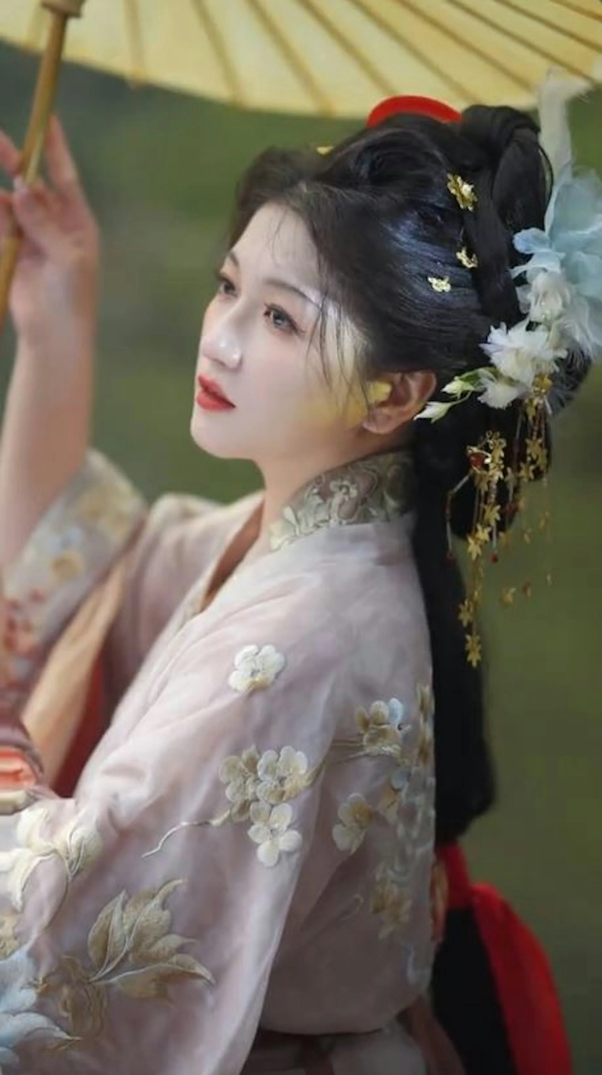 Diễn biến mới vụ phú bà bắt ghen chồng với bạn thân tên D.: Tài khoản ngân hàng bất ngờ biến động - Hình 3