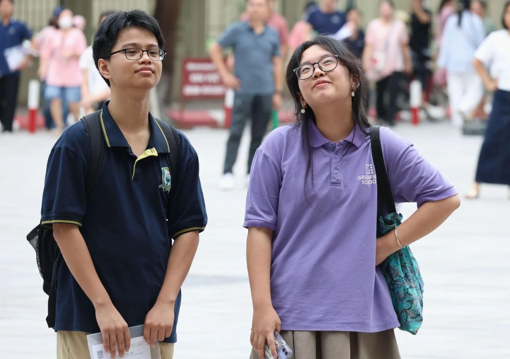 Một tuần 12 bài thi, sĩ tử lớp 10 chạy đua săn vé trường chuyên - Hình 1