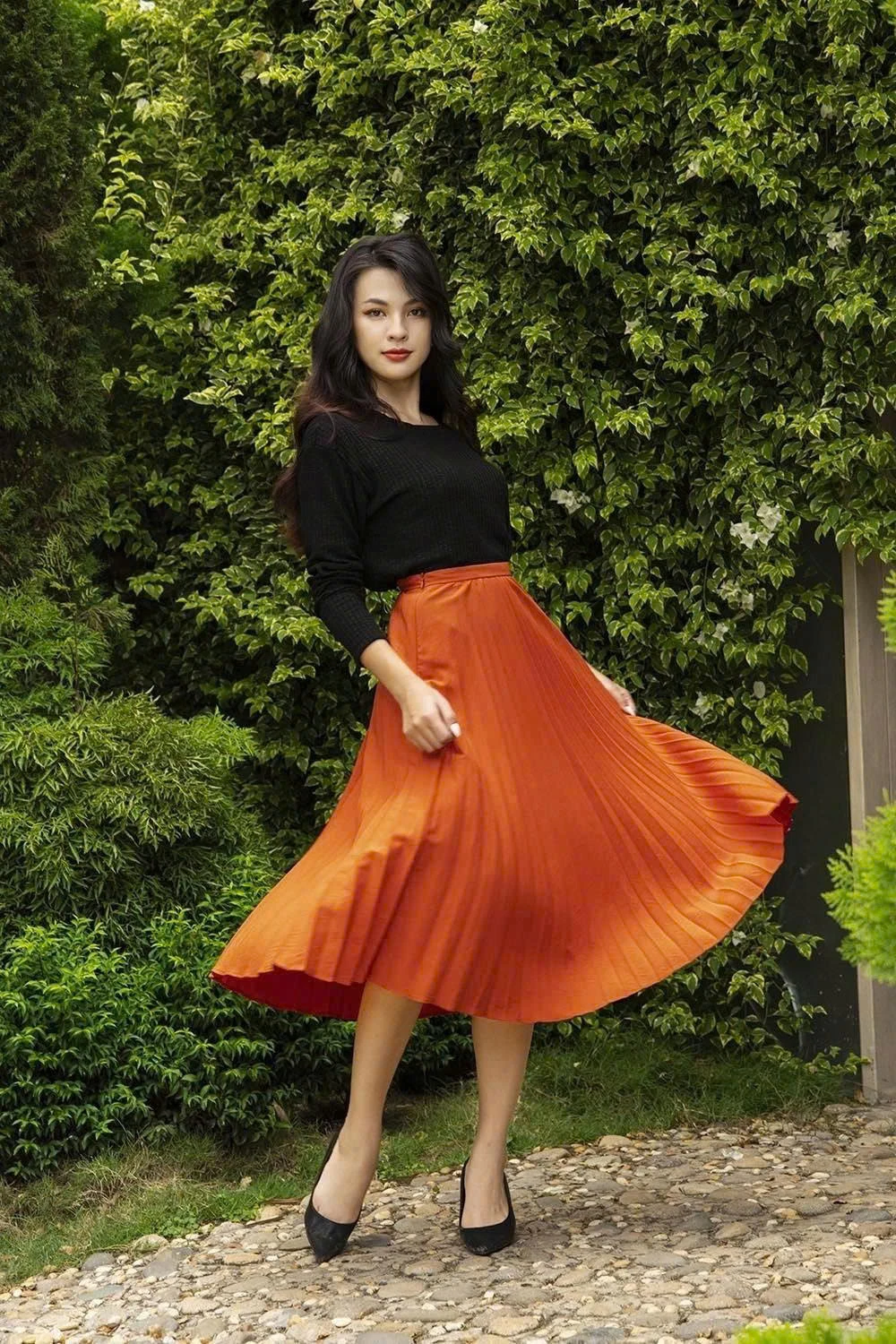 Năng lượng ngày mới từ trang phục sắc cam thời thượng - Hình 4