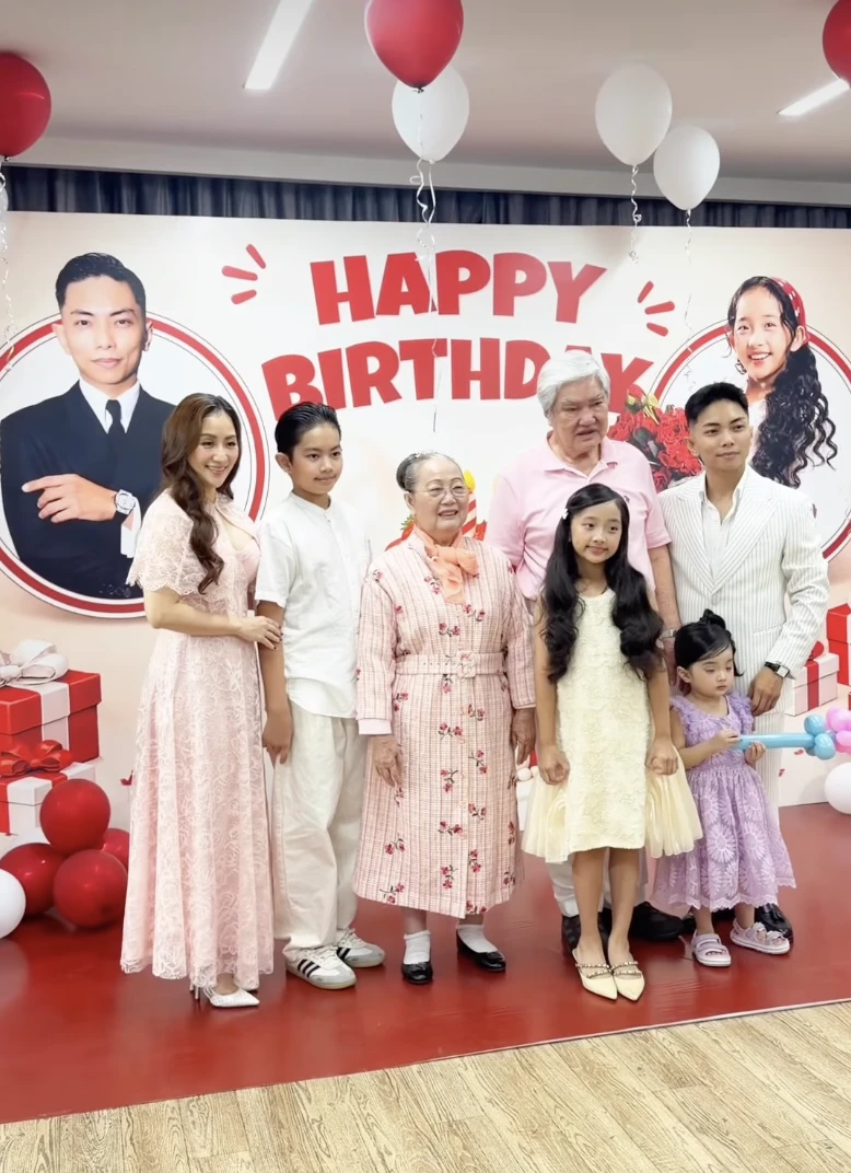 Cô út Lisa nhà Khánh Thi - Phan Hiển gây sốt vì xinh yêu như búp bê sống, khoảnh khắc khiêu vũ mới chiếm spotlight - Hình 2
