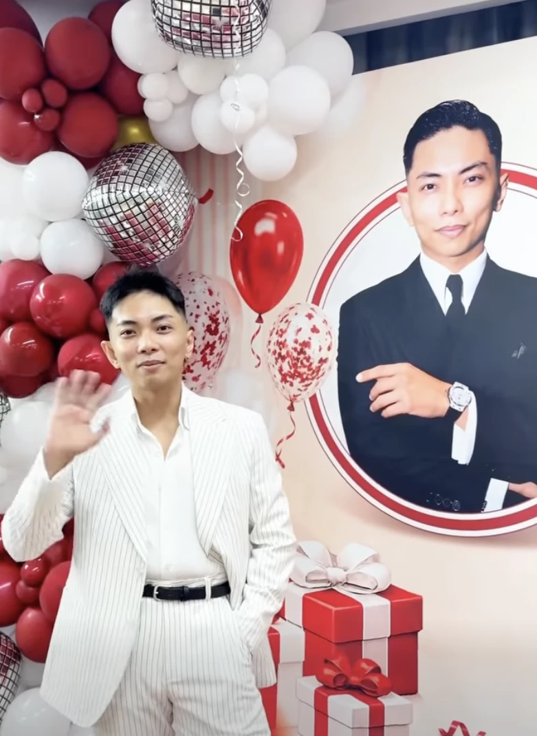 Cô út Lisa nhà Khánh Thi - Phan Hiển gây sốt vì xinh yêu như búp bê sống, khoảnh khắc khiêu vũ mới chiếm spotlight - Hình 4