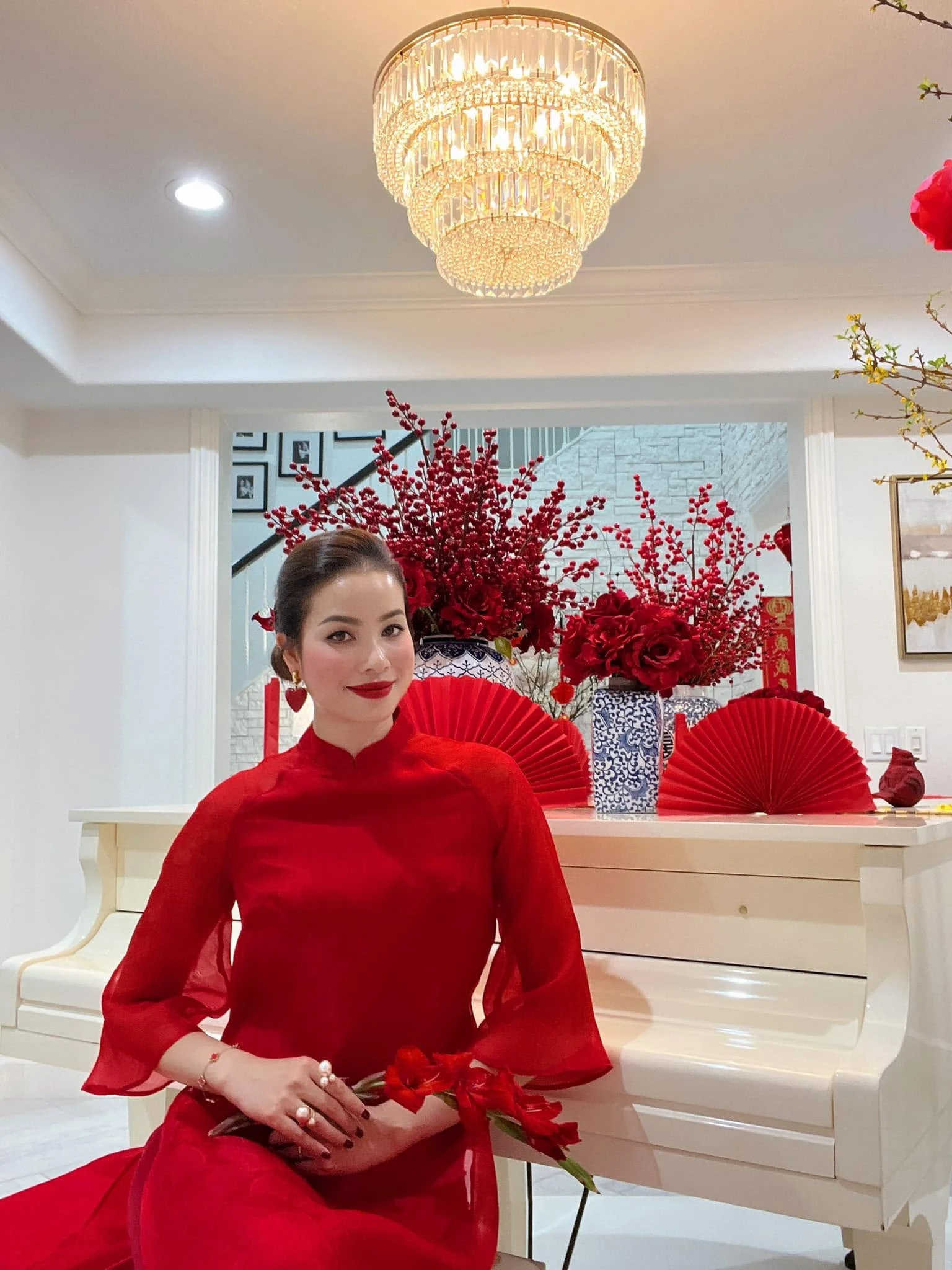 Hoa hậu Phạm Hương tổ chức sinh nhật hoành tráng cho quý tử tại biệt thự trắng ở Mỹ, chồng đại gia vắng mặt - Hình 4