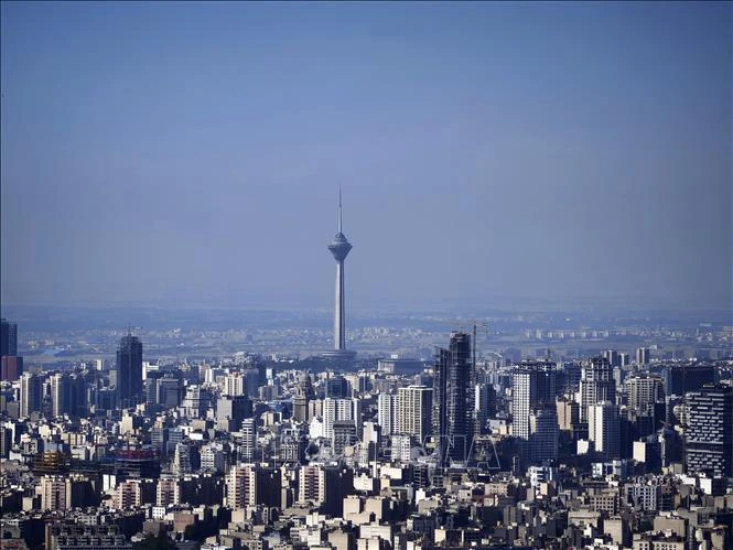 Iran, Israel tuyên bố ngừng tấn công lẫn nhau - Hình 1