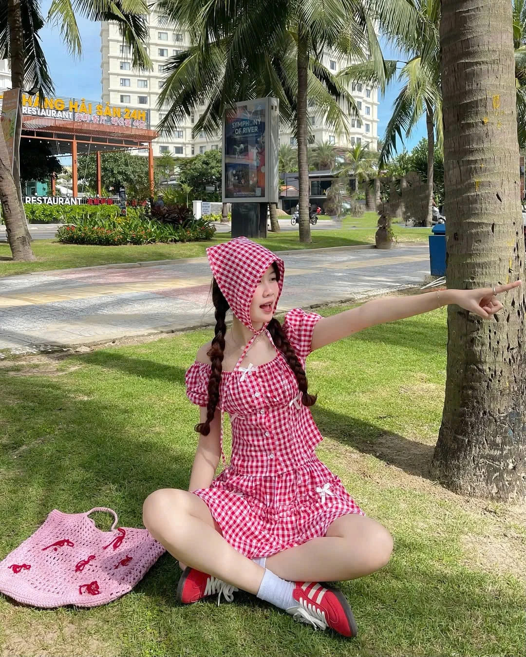 Sức sống mới của họa tiết gingham, nét cổ điển lên ngôi thời thượng - Hình 5
