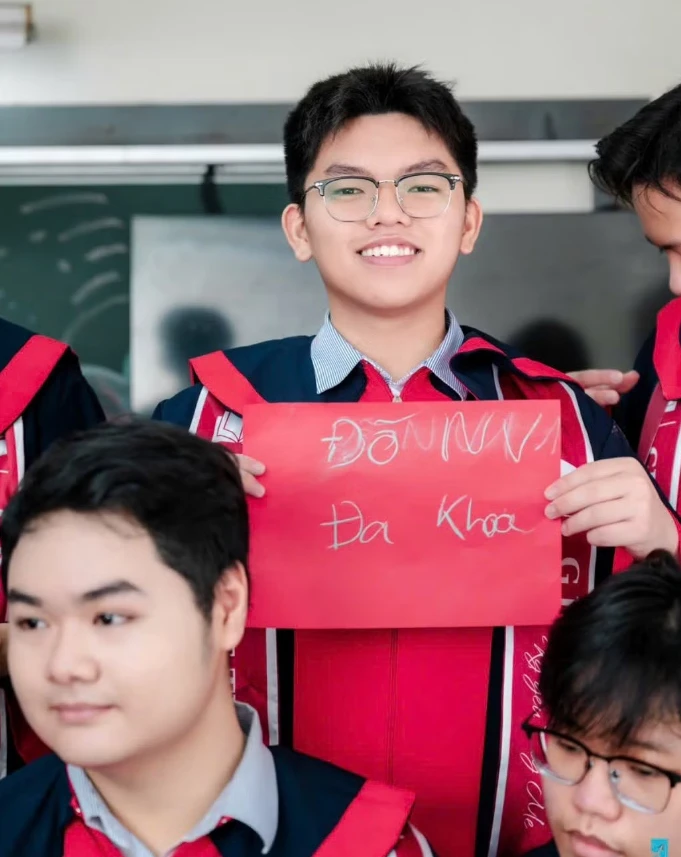 Á khoa khối B đạt hai điểm 10 bật mí bí quyết chinh phục 29,75 điểm - Hình 1