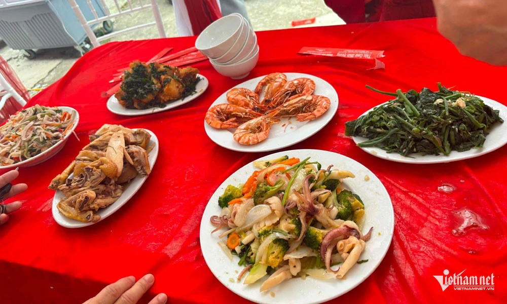 Các con mâu thuẫn trong ngày giỗ cha vì chuyện ăn cỗ lấy phần - Hình 1