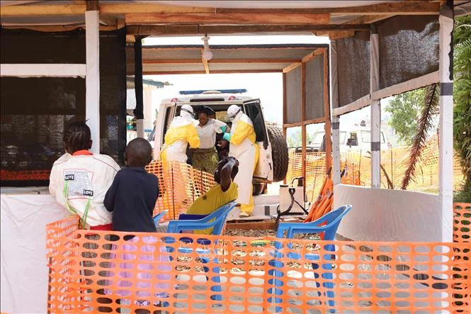 Africa CDC: Dịch Ebola đang lan nhanh nhất từ trước đến nay - Hình 1