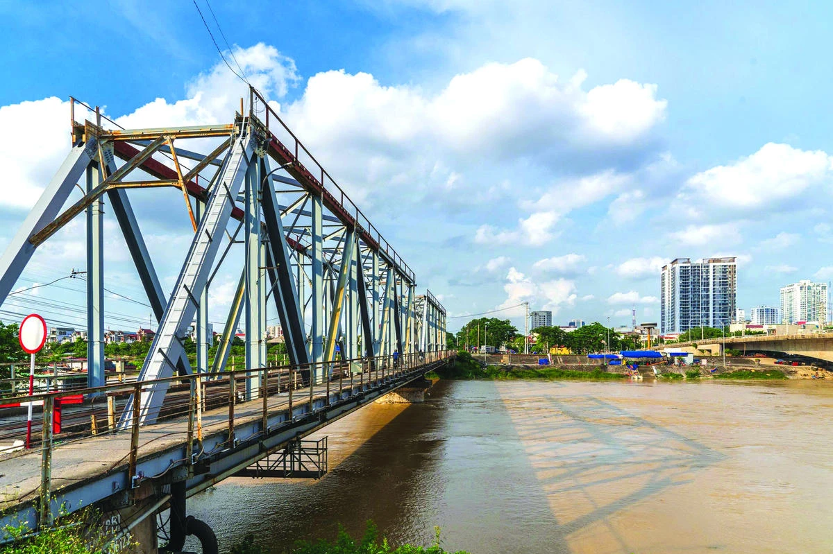Cạn chén với sông Thương - Hình 1
