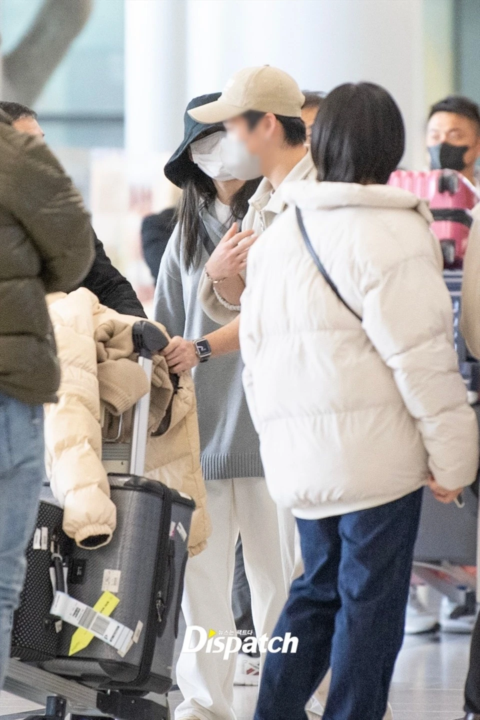 Đây là lý do IU - Lee Jong Suk chia tay? - Hình 5