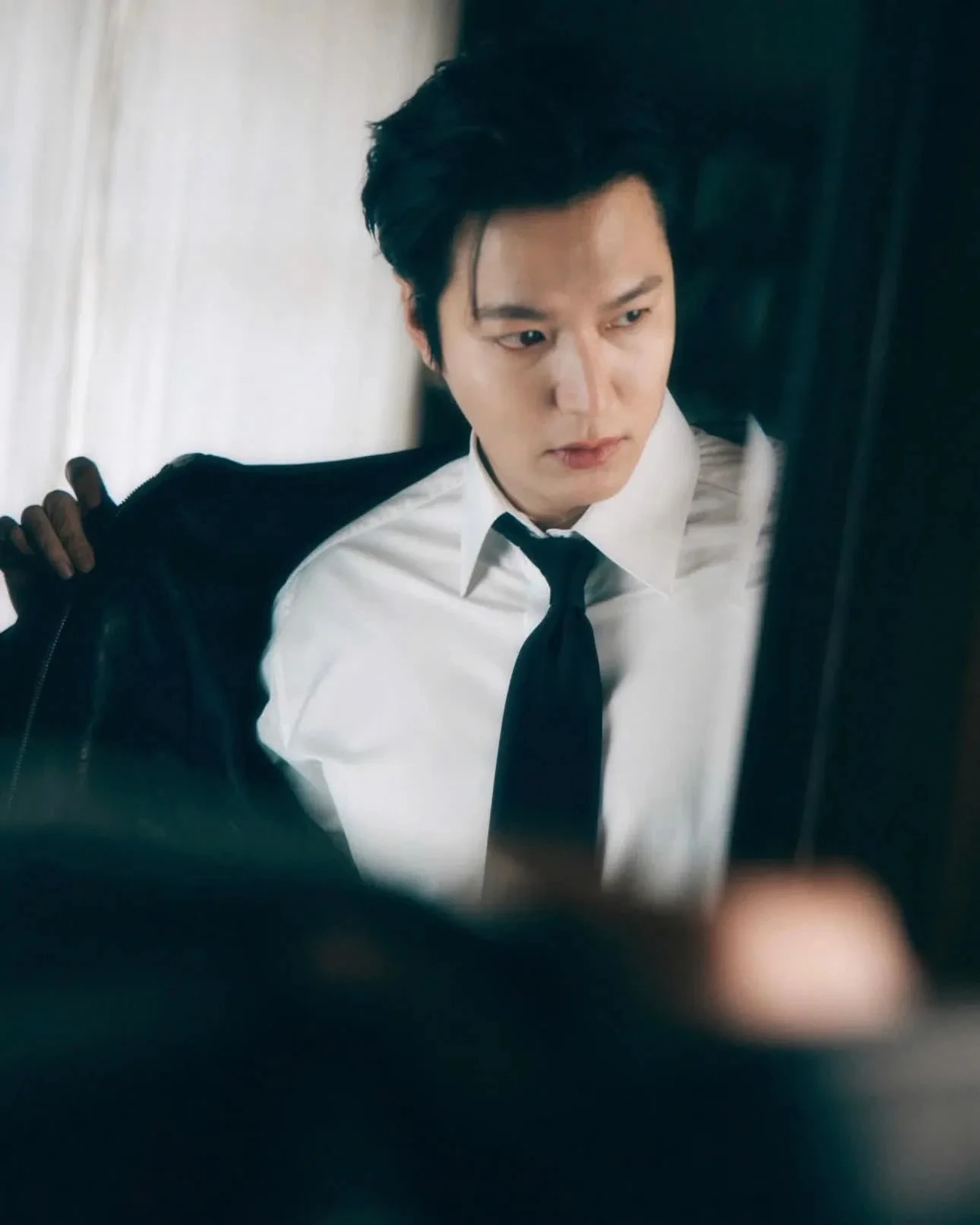 Không chịu nổi nhan sắc của Lee Min Ho - Hình 6