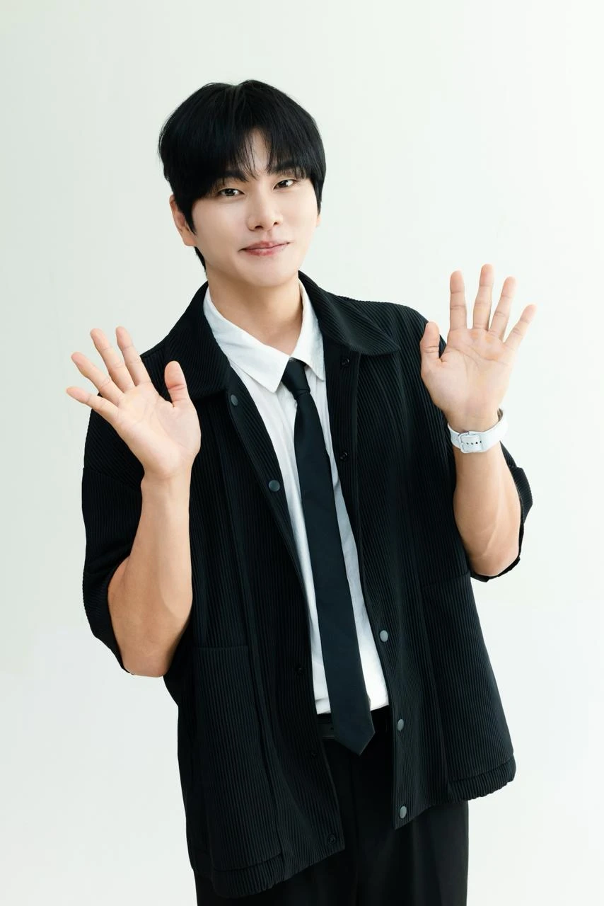 Lee Yi Kyung: Nếu anh Trấn Thành ngỏ lời mời hợp tác, tôi sẽ nhận lời vô điều kiện - Hình 9