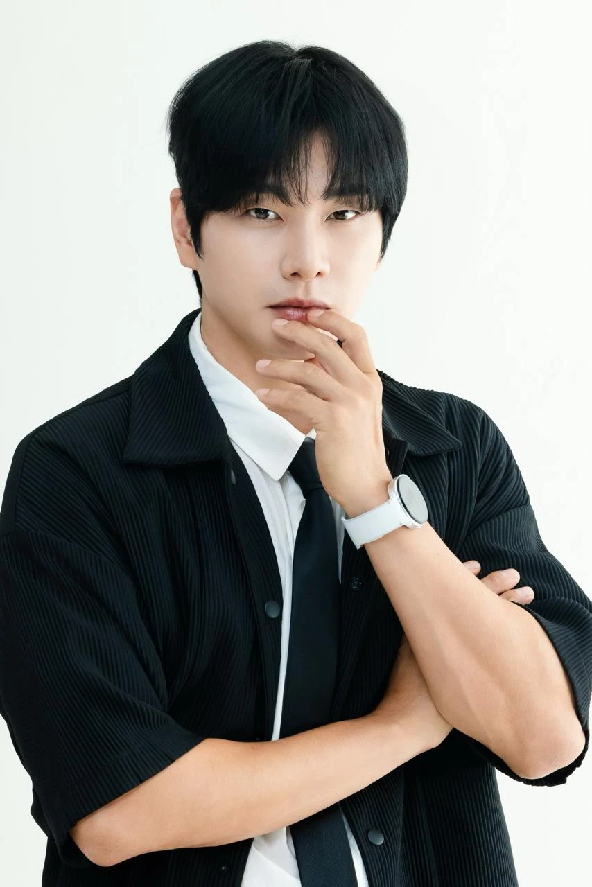 Lee Yi Kyung: Nếu anh Trấn Thành ngỏ lời mời hợp tác, tôi sẽ nhận lời vô điều kiện - Hình 3