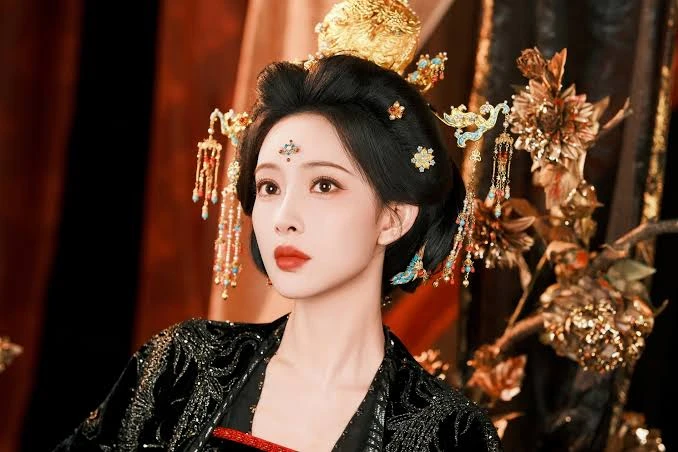 Nói về một màu thì mỹ nhân này vô địch showbiz: Makeup 4000 phim như 1, đến miếng độn vai cũng dùng đi dùng lại - Hình 4