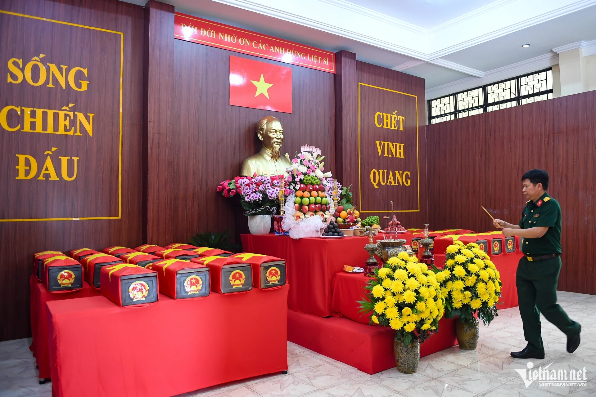 Phát hiện thêm nhiều hài cốt liệt sĩ nằm chồng lên nhau ở công viên Lê Thị Riêng - Hình 11