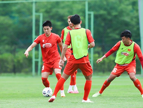 Đình Bắc quyết chiếm suất đá chính tại AFF Cup 2026 - Hình 2