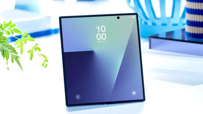 Màn hình không nếp gấp trên Samsung Galaxy Z Fold 8 Ultra: Bước tiến công nghệ mới? - Hình 1