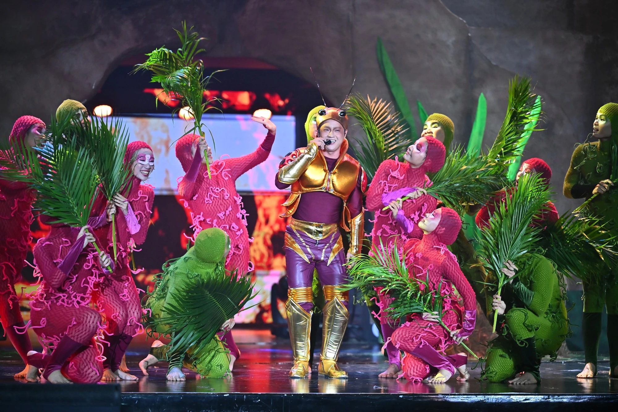 Anh Trai là ngoại lệ của show Chông Gai: Bỏ nghề giáo đi hát 20 năm, bảo chứng tài năng làm xiếc cũng cân trọn - Hình 9