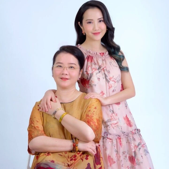 Bất ngờ thân thế người đóng mẹ ruột Nam Phương Hoàng hậu trong phim có Hà Tăng - Hình 3