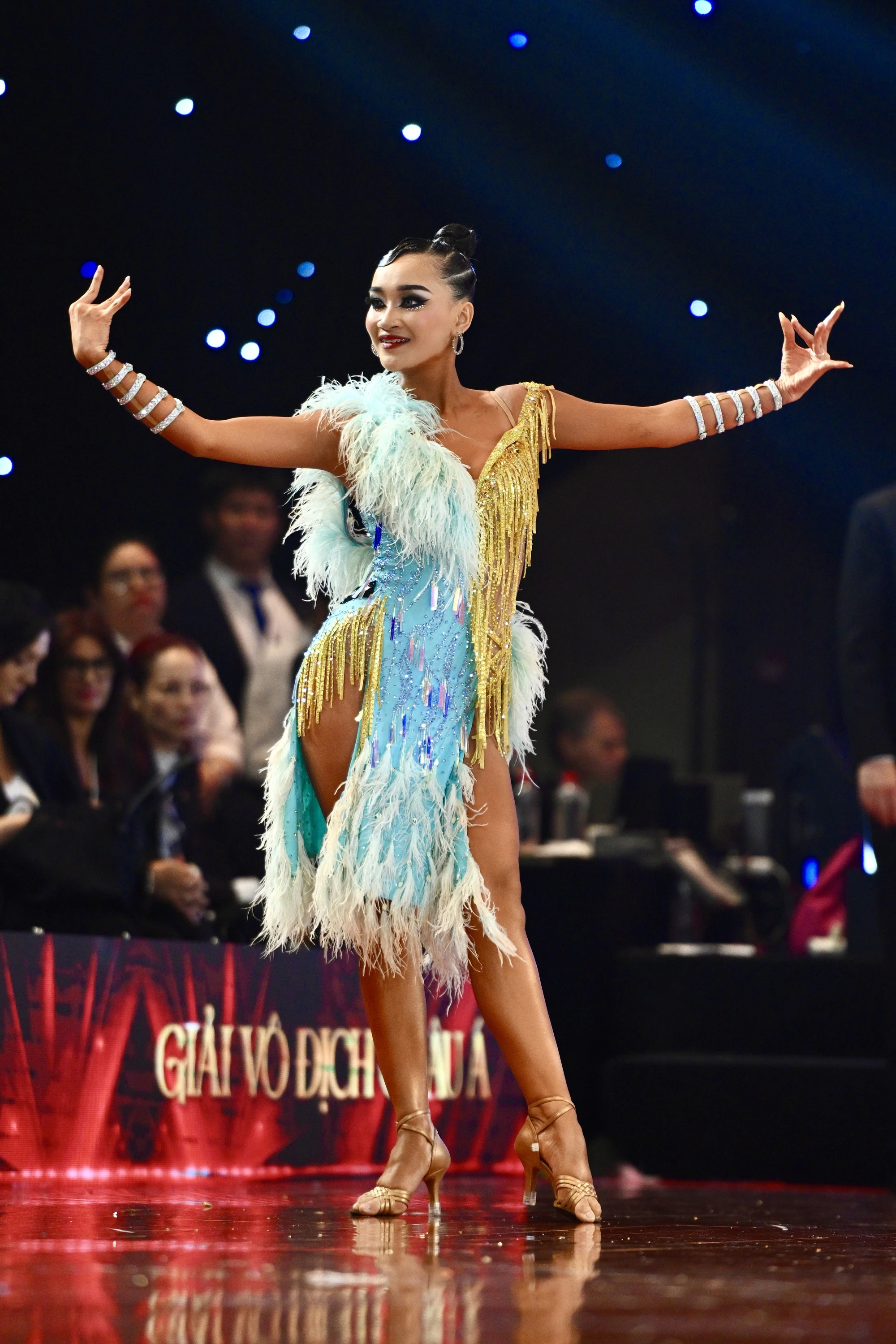Bông hồng thép Nguyễn Hoàng Ngọc - học trò của Khánh Thi được Liên đoàn Dancesport thế giới vinh danh - Hình 1
