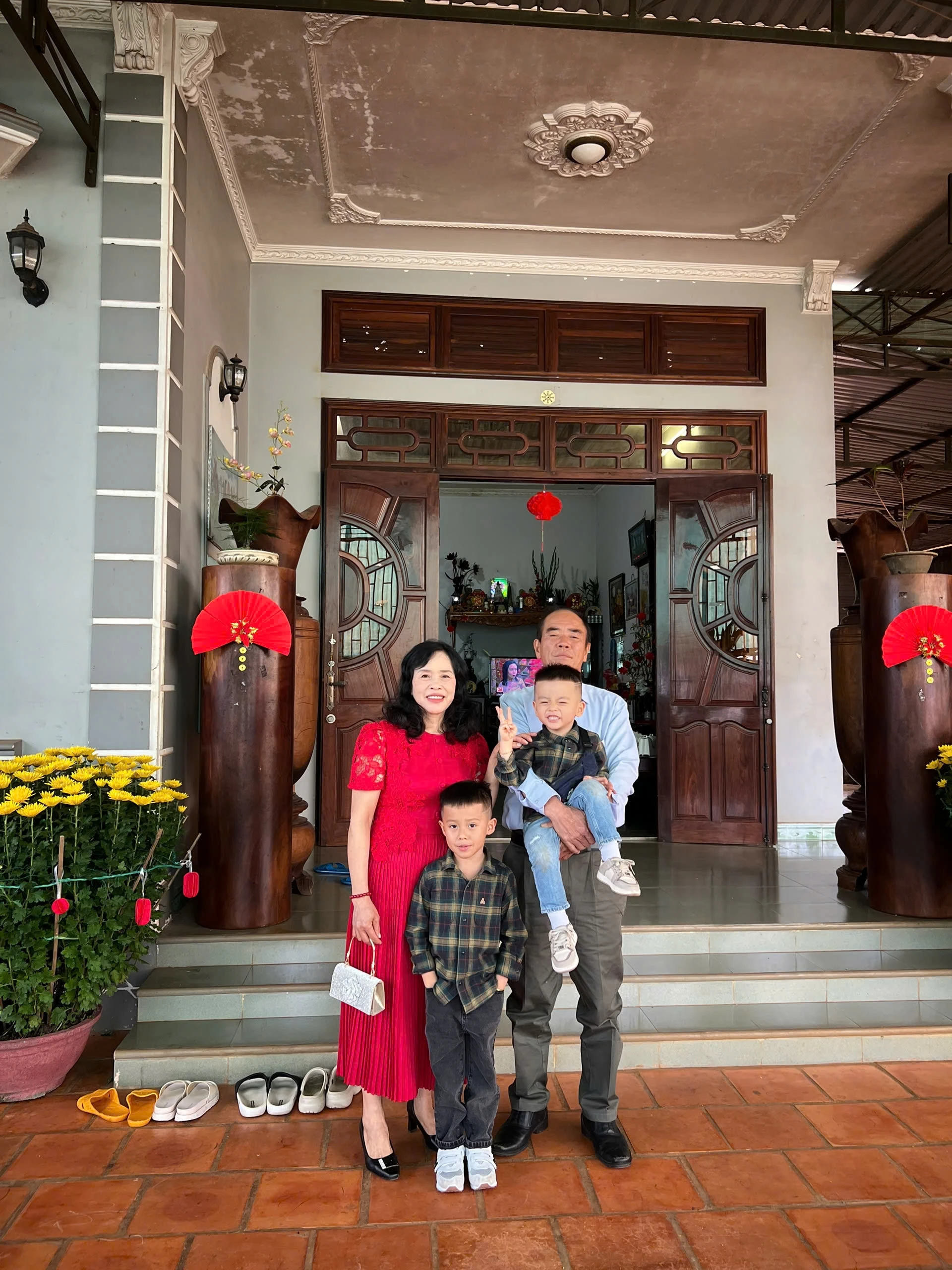 Con dâu 9X ở Gia Lai kể chuyện bố chồng U70 từng gây sốt MXH, giờ ra sao? - Hình 2