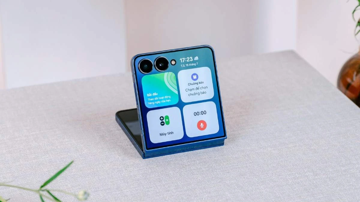 Galaxy Z Flip8 và bước ngoặt màn hình phụ: Samsung sẽ biến màn hình ngoài thành smartphone thu nhỏ? - Hình 3