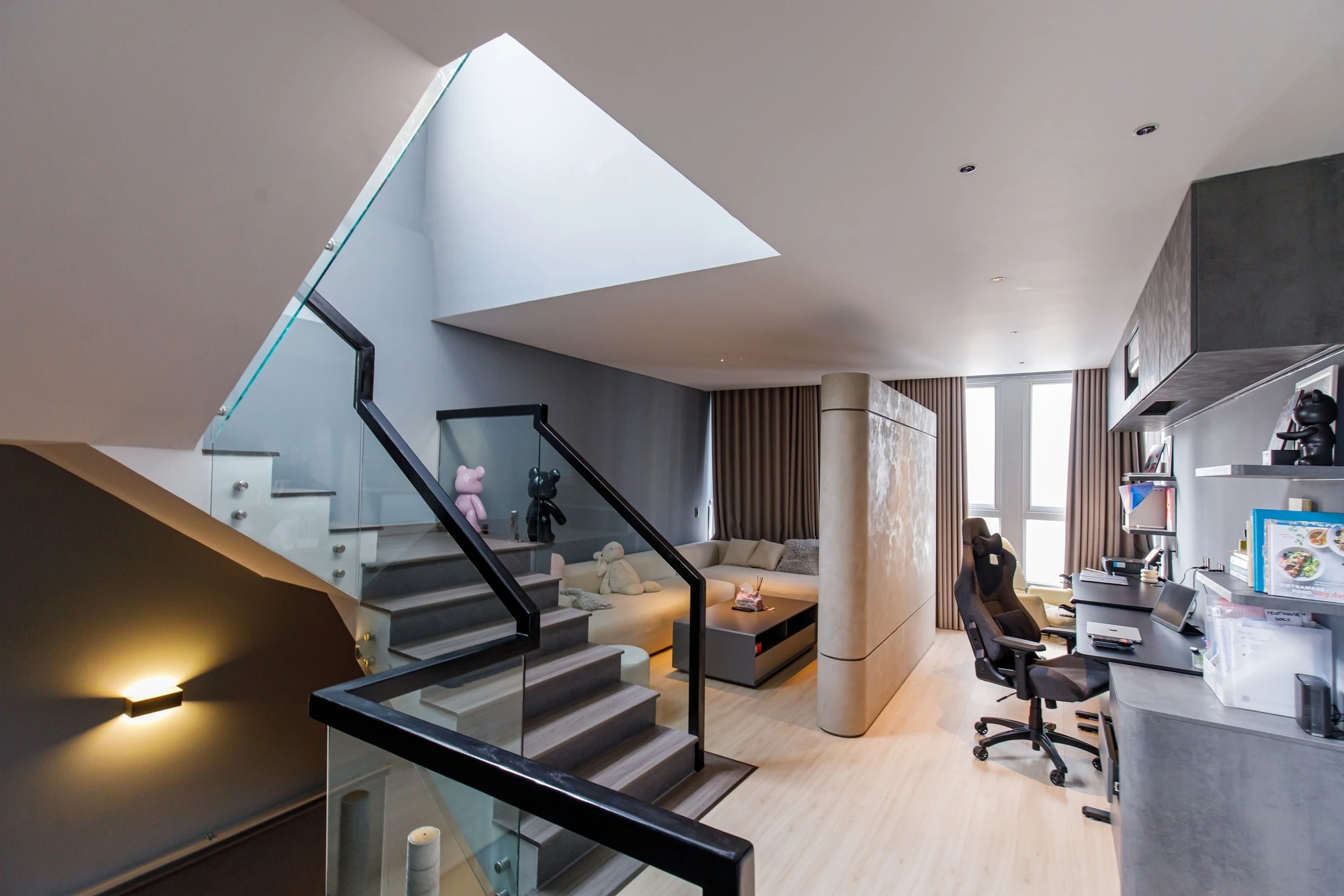 Mỹ nhân cao 1m58 sống ở penthouse 11 tỷ nhưng bữa tối chỉ có bắp cải - Hình 11