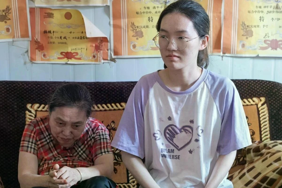 Nữ sinh đứng đầu kỳ thi đại học ở Trung Quốc - Hình 3