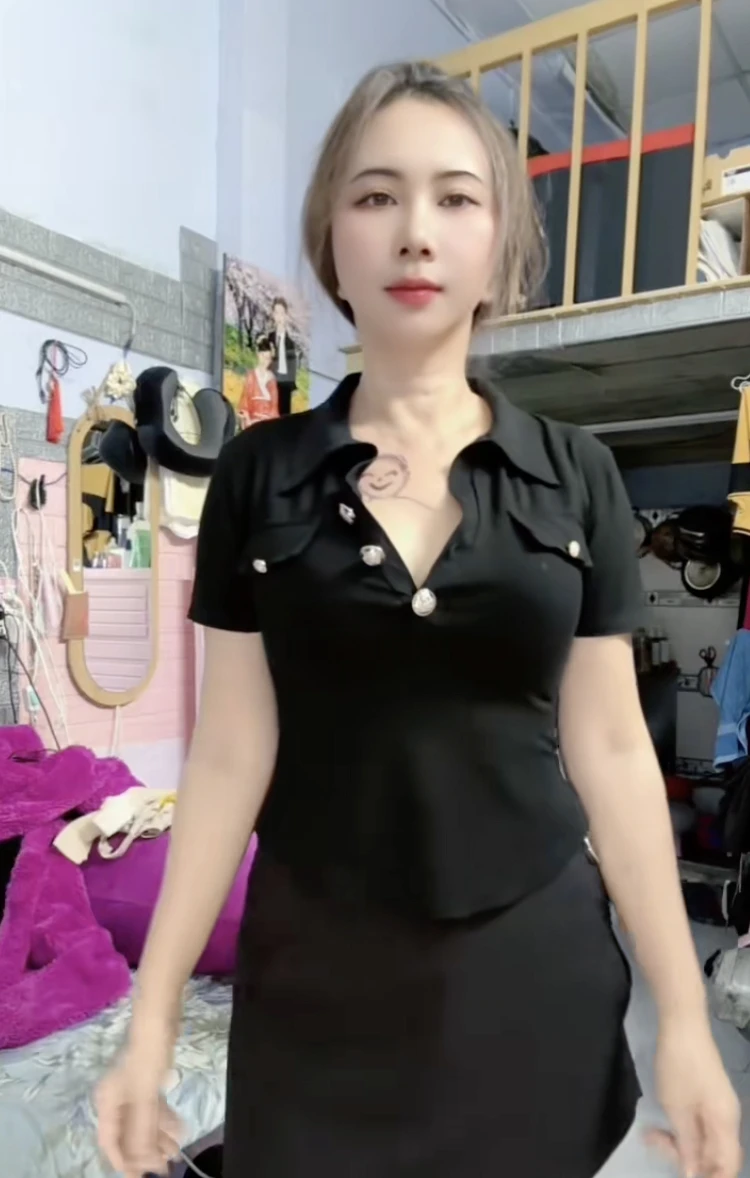 Số phận căn nhà Hoa hậu Thuỳ Tiên mua cho mẹ ruột - Hình 1
