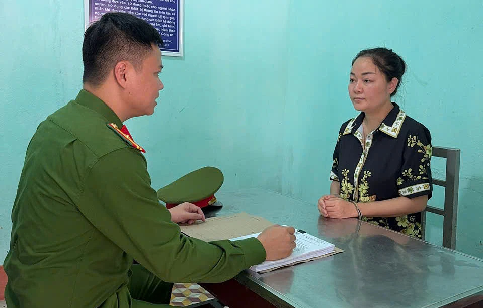 Thêm ba chủ tiệm vàng lớn ở TP HCM liên quan nhóm buôn lậu 30.000 viên kim cương - Hình 2