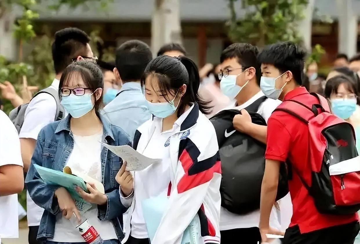Thi đỗ đại học y dược danh tiếng, nữ sinh nhận được thông báo ngay trước khi nhập học 1 ngày: Em không đủ điều kiện vào đây - Hình 2