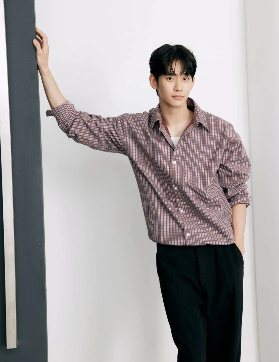 Đã rõ lý do kẻ thù số 1 không từ thủ đoạn với Kim Soo Hyun - Hình 1