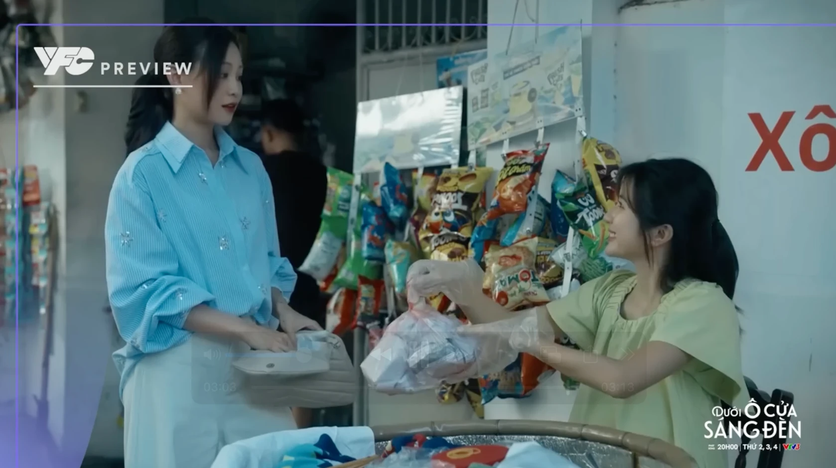 Dưới ô cửa sáng đèn - Tập 27: Sơn liên tục thả thính Diệu, Sinh bỏ ghế giám đốc đi làm bảo vệ - Hình 4