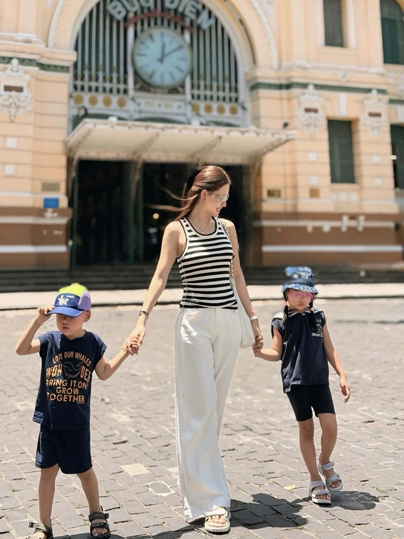 Ngọc hoàng Quốc Khánh bất ngờ lộ diện, Mai Phương Thúy mảnh mai với áo 2 dây - Hình 9