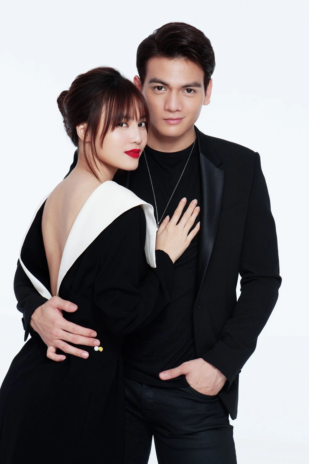 Nam thần trăm tỷ Việt bỏ nghề VĐV vào showbiz: Sống đời đại gia, vừa cất giọng hát gây chấn động - Hình 6