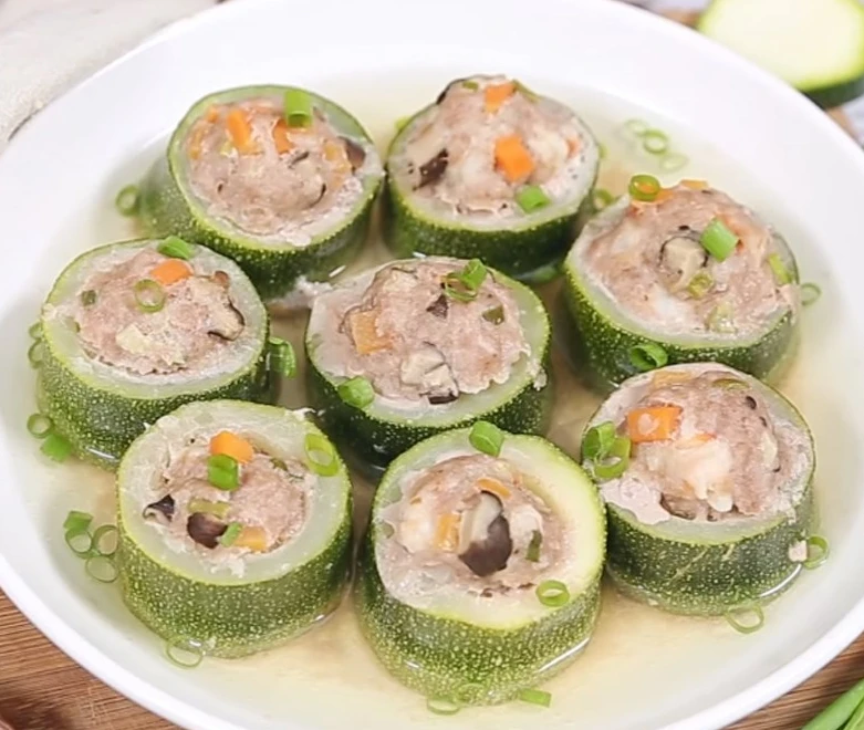 4 món ngon từ bí ngòi giúp bổ sung dinh dưỡng, hỗ trợ kiểm soát đường huyết và tốt cho mắt - Hình 2
