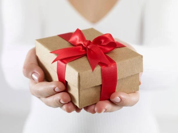 Ba năm sau khi bán chiếc lắc vàng chị chồng tặng, tôi mới biết món quà ấy chứa một bí mật khiến mình day dứt - Hình 1