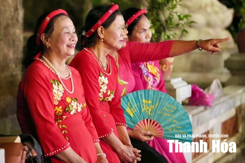 Chốn thiêng bên ngã ba sông - Hình 4